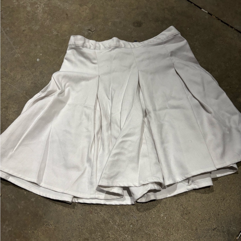 Elegant White Pleated Skirt